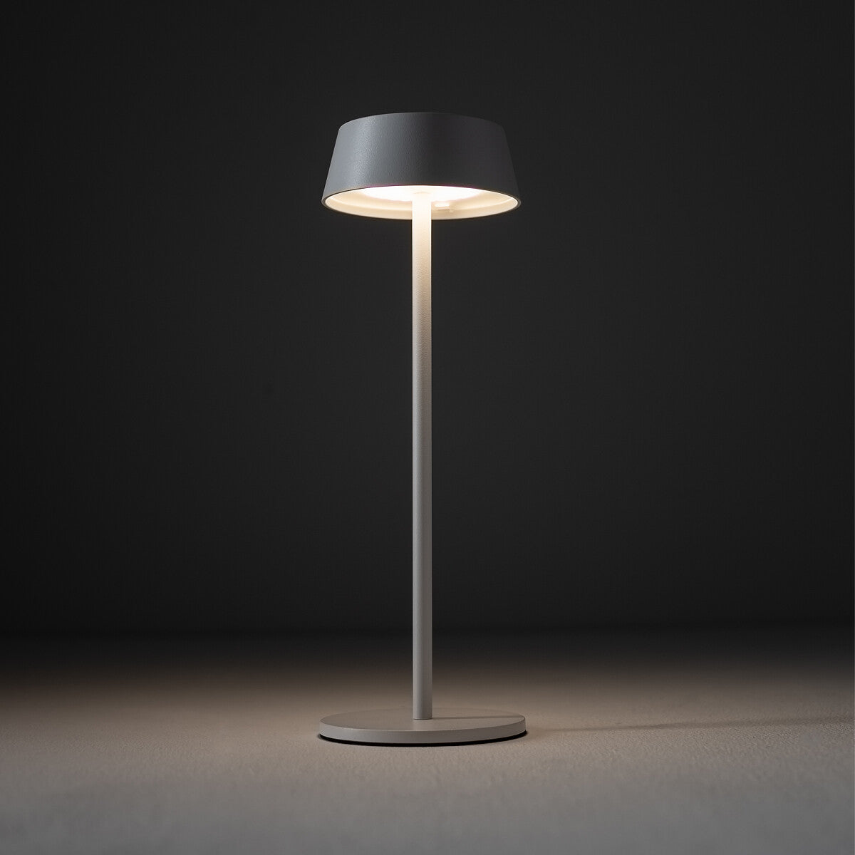 Lampa de masa portabila ANIS