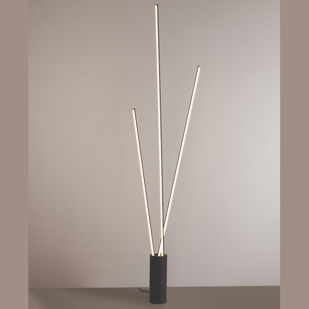 Lampadar VERTICE TRIO