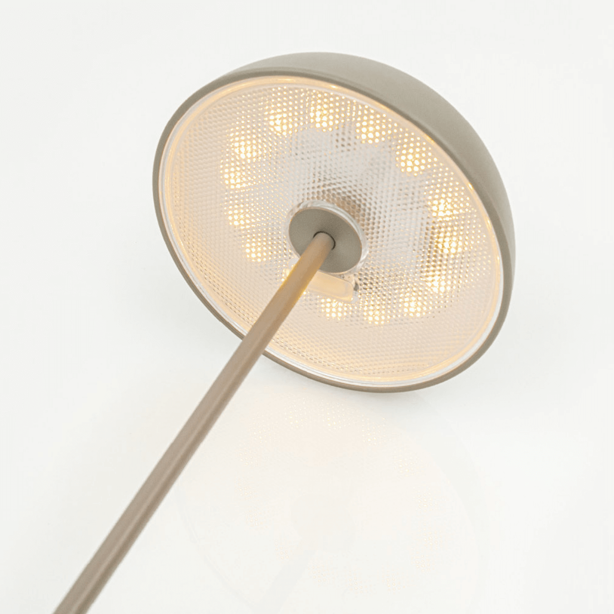 Lampa de masa portabila NESTEL