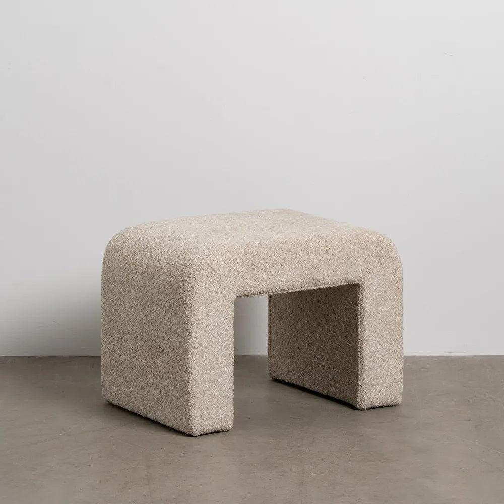 Taburet DILONS 67 x 48 CM