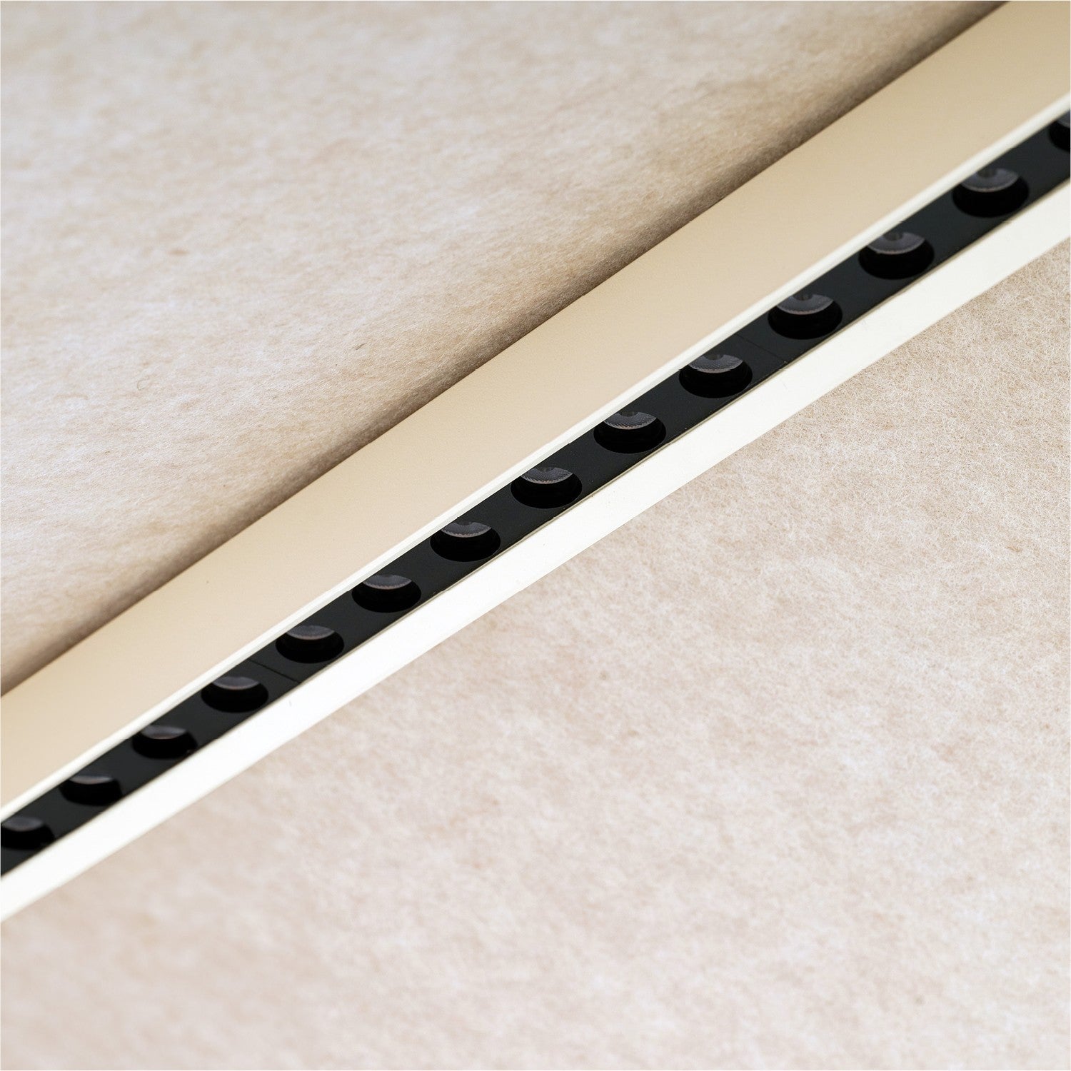 Lampa suspendata dimabila FELTRO