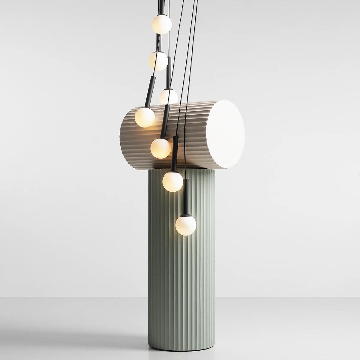 Lampa suspendata GUIRA RING 9 ALL BLACK