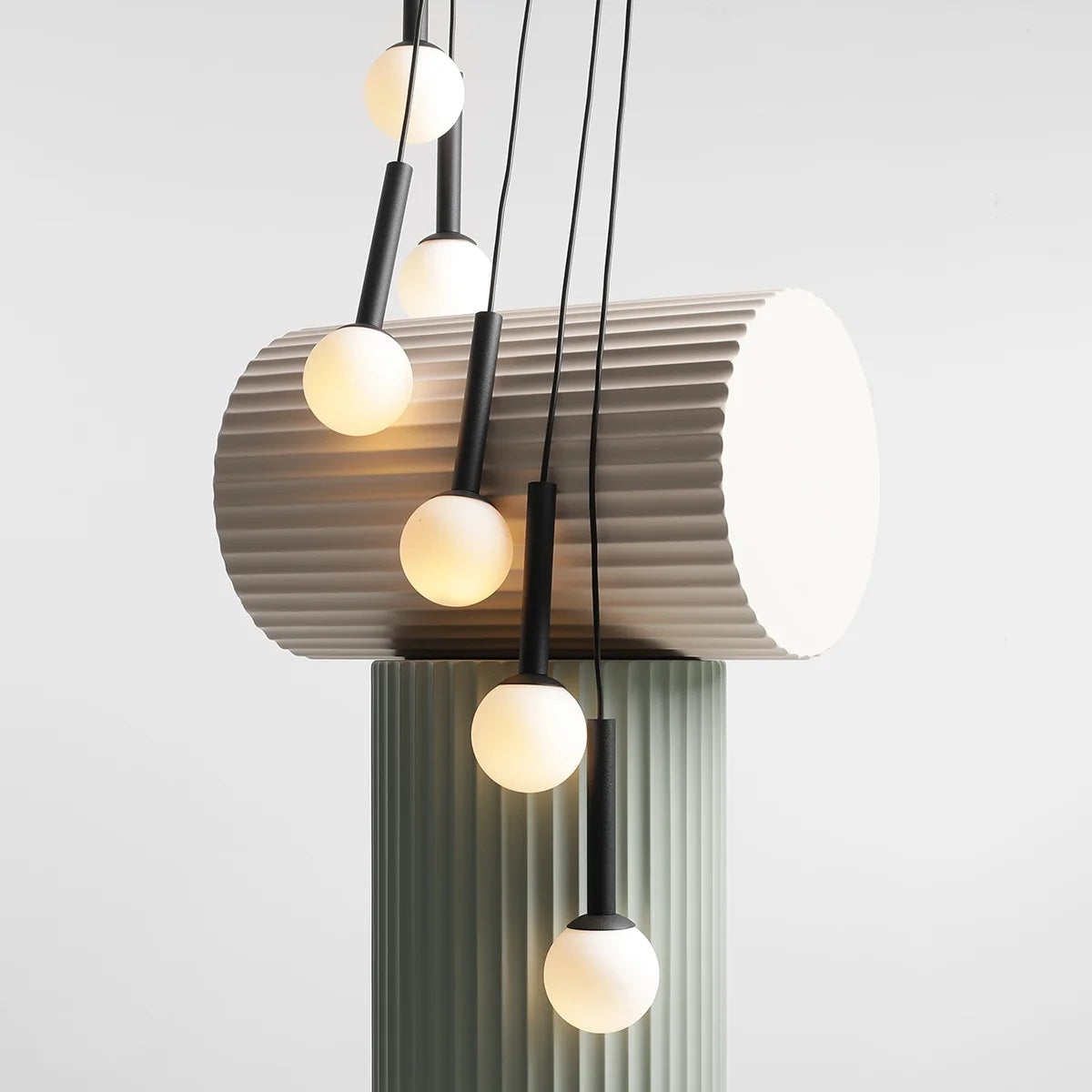 Lampa suspendata GUIRA RING 9 ALL BLACK