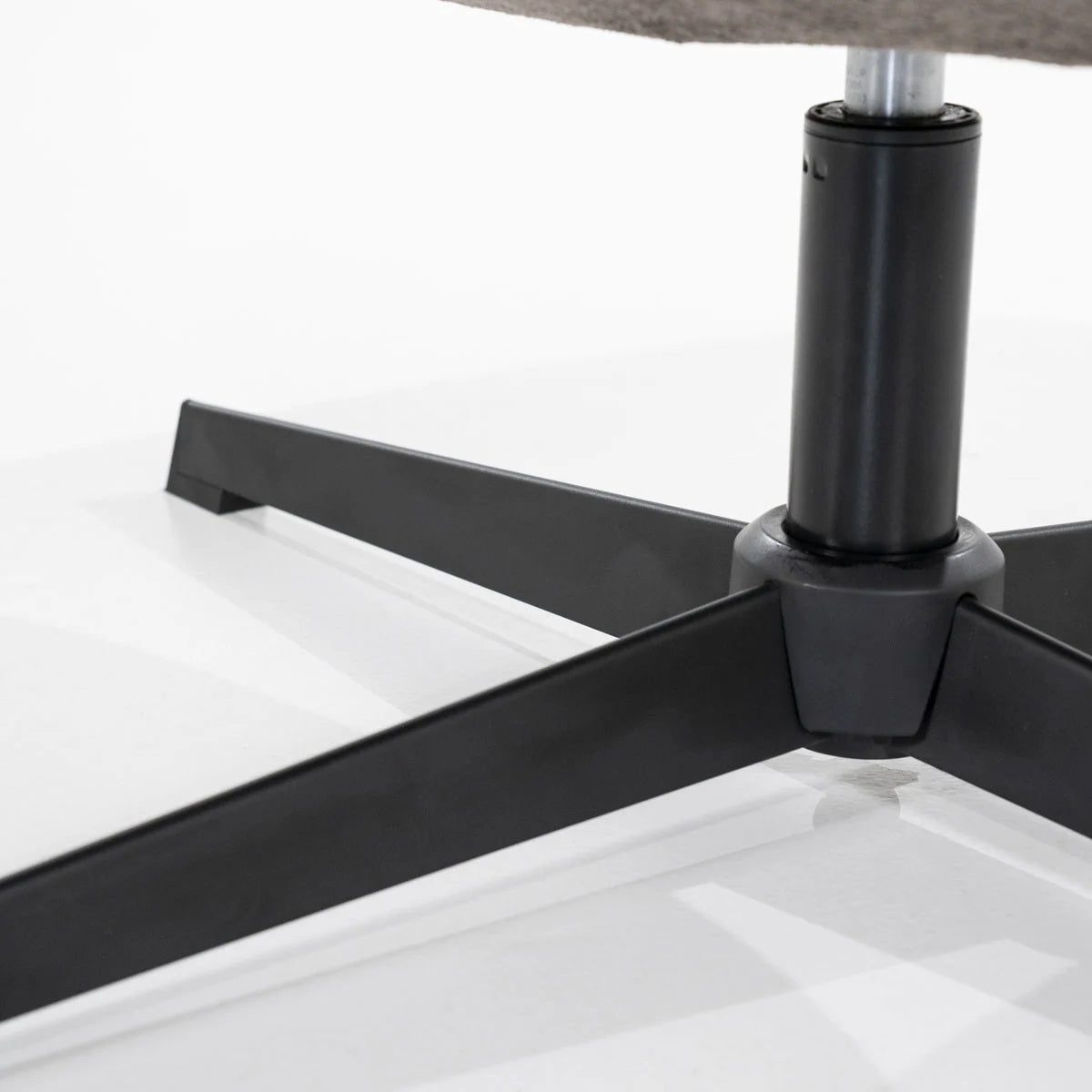 Fotoliu SARVIN BROWN