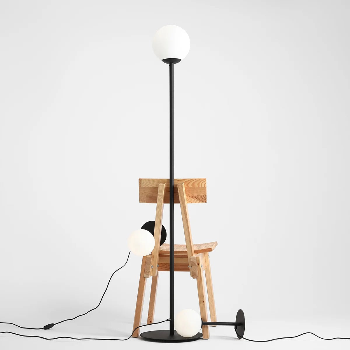 Lampadar SAVENTA