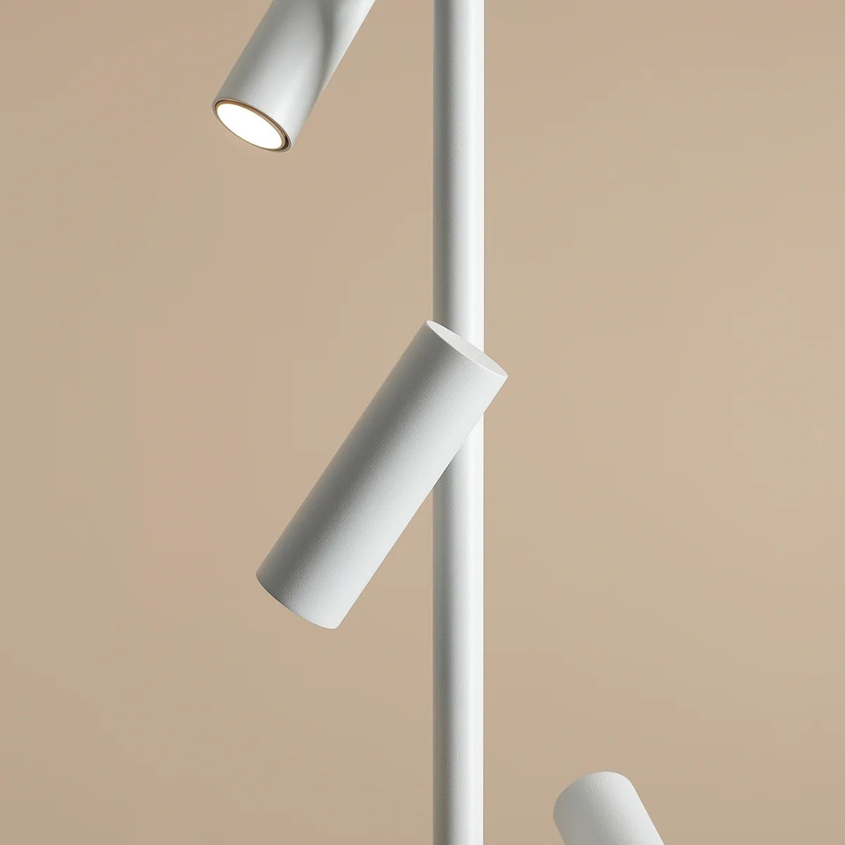 Lampadar VERAN ALL WHITE