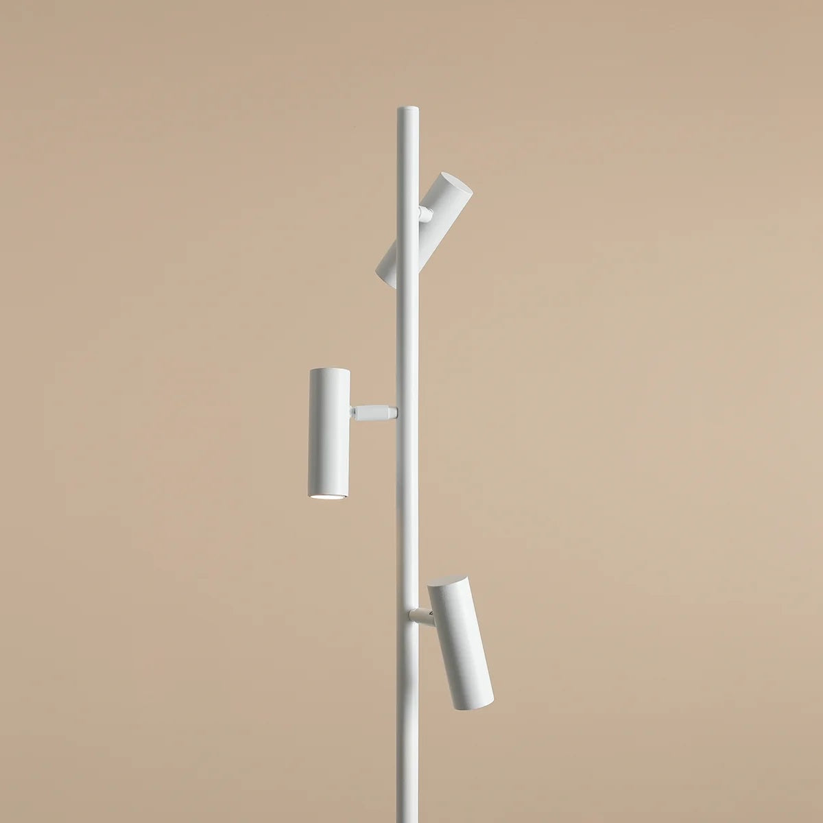 Lampadar VERAN ALL WHITE