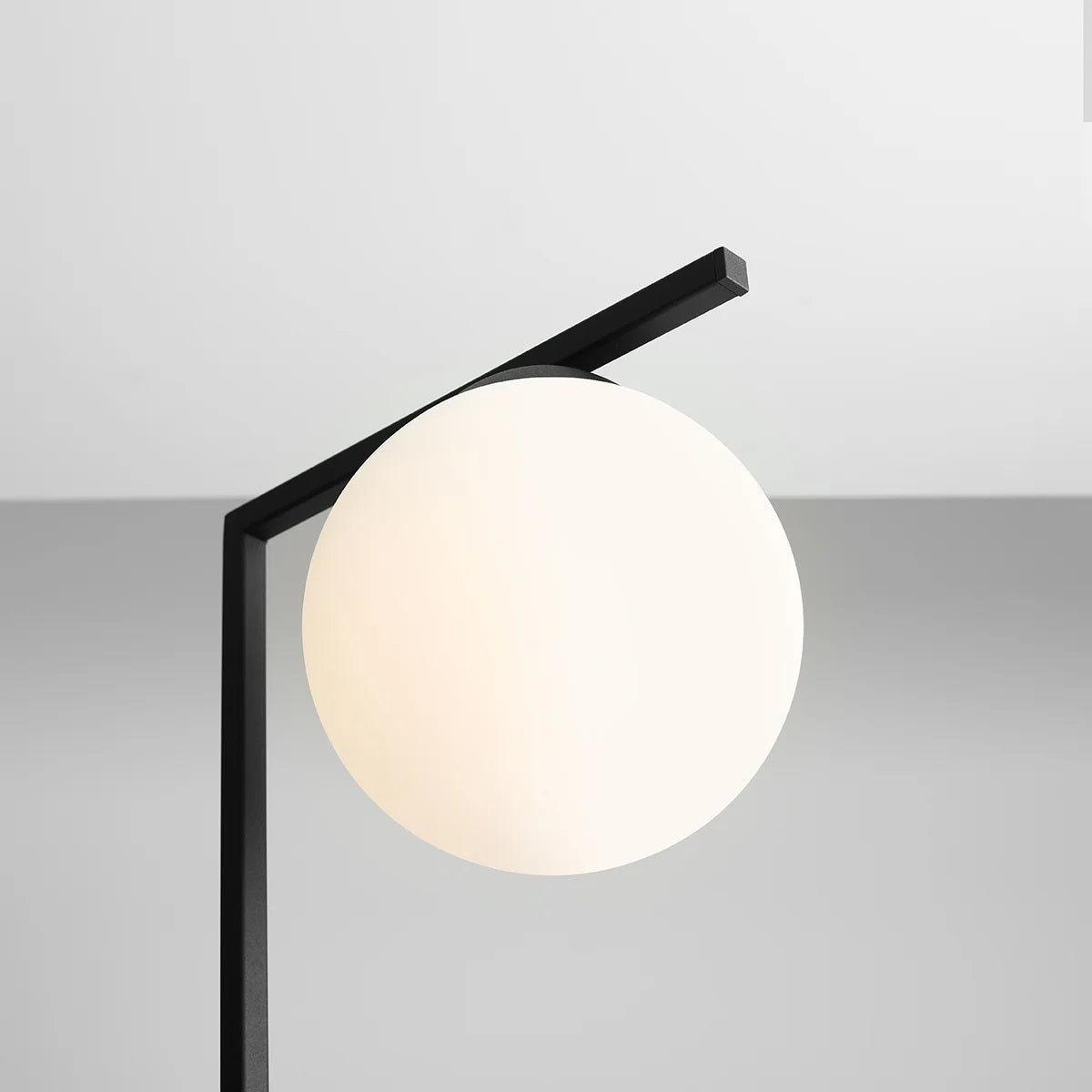 Lampadar ZURI BLACK