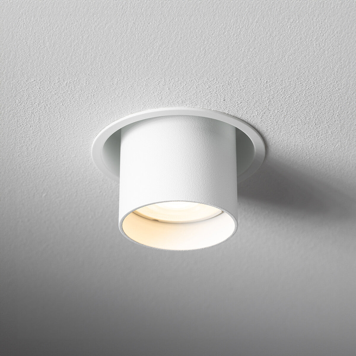 Spot incastrat MIRNAS WHITE SLIDE