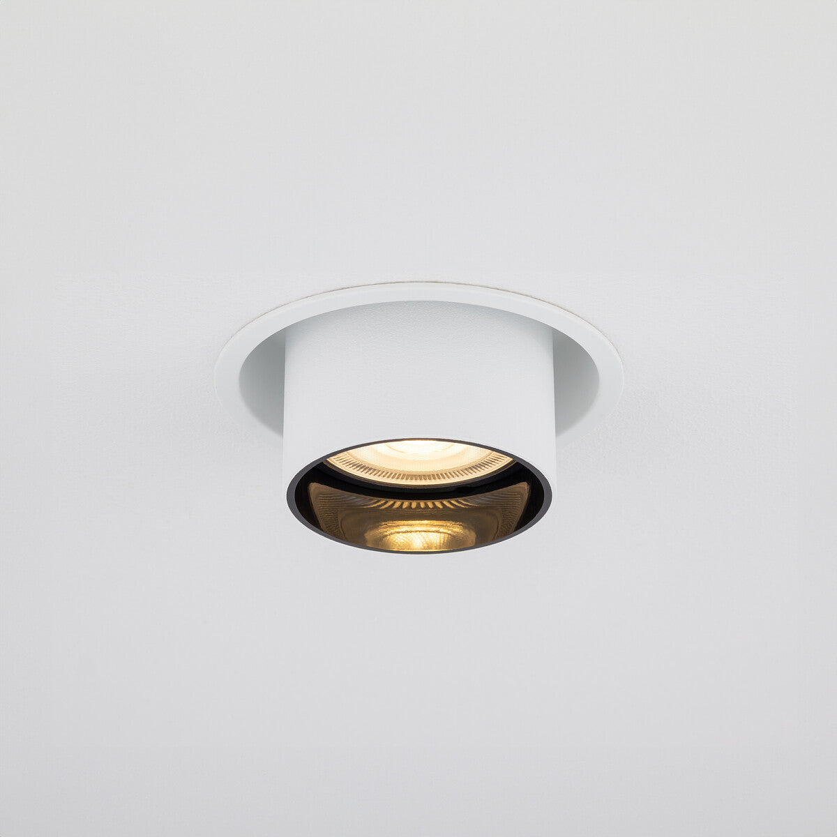 Spot incastrat MIRNAS WHITE SLIDE