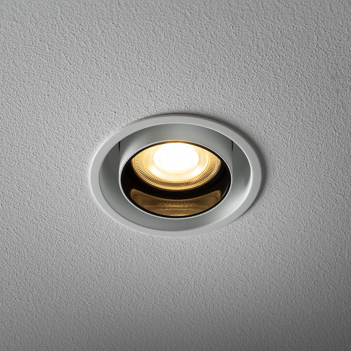 Spot incastrat MIRNAS WHITE SLIDE