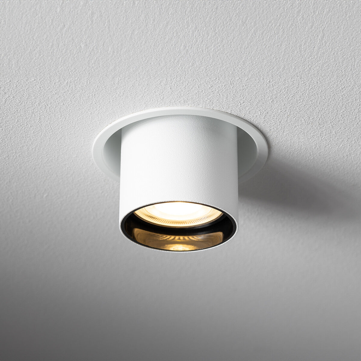 Spot incastrat MIRNAS WHITE SLIDE