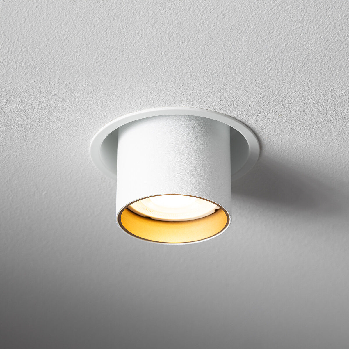 Spot incastrat MIRNAS WHITE SLIDE