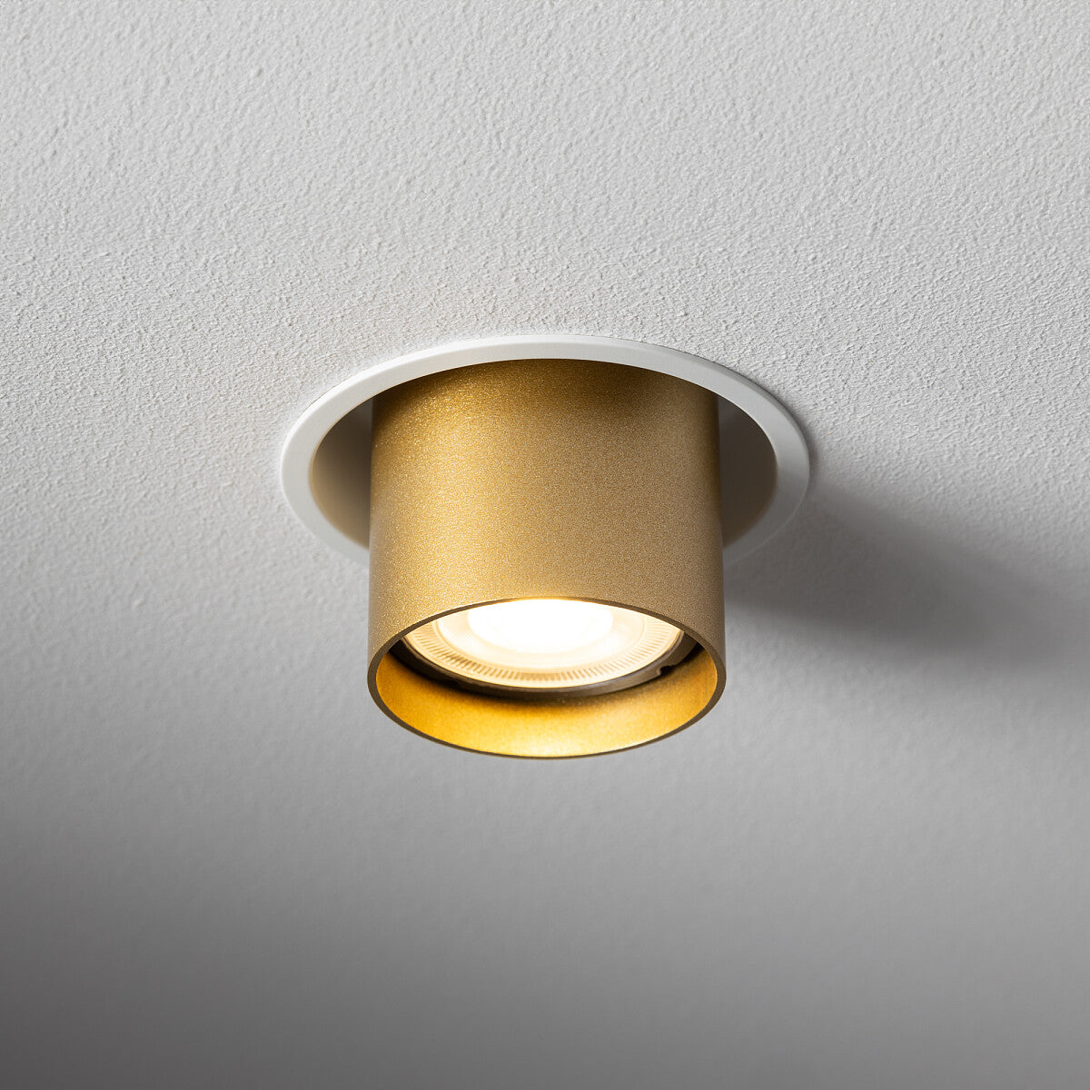 Spot incastrat MIRNAS WHITE SLIDE