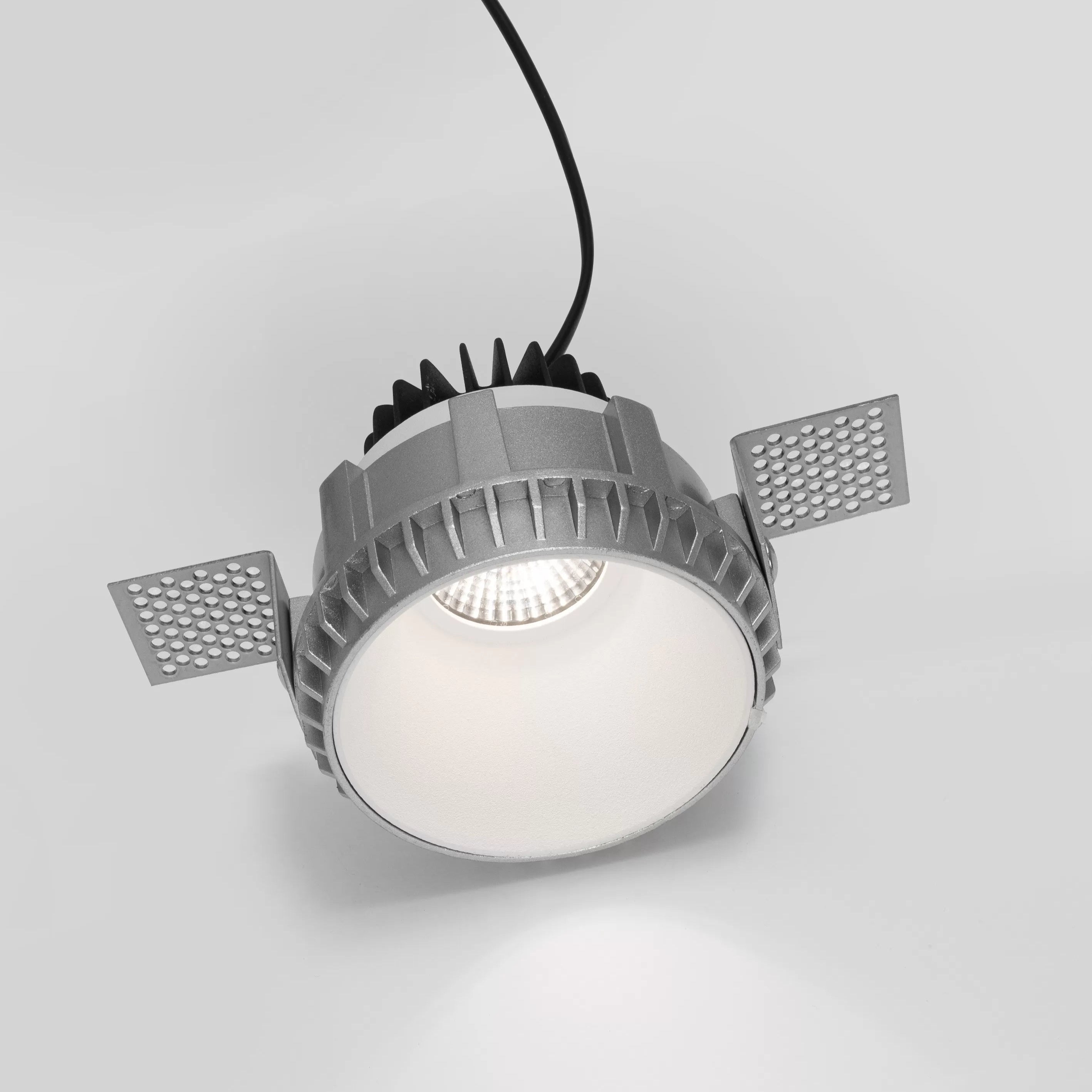 Rama pt Spot incastrat BELLUNO D:8.2 H:9.4 cm IP54