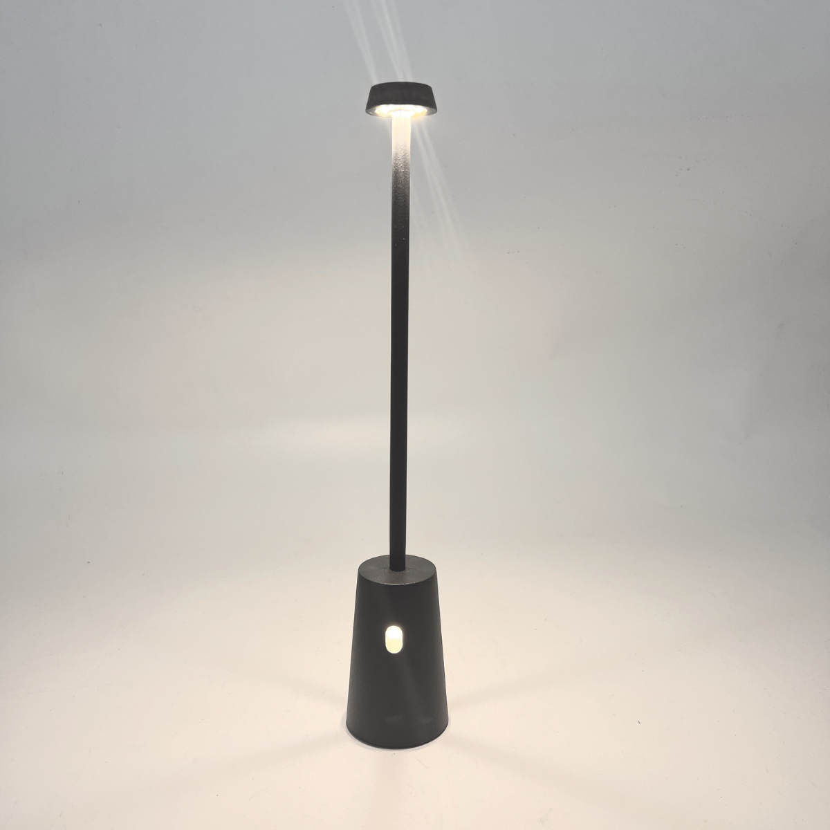 Lampa de masa portabila ESMOND