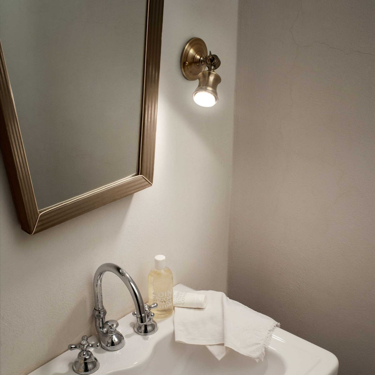 Aplica de perete JOHNSTON